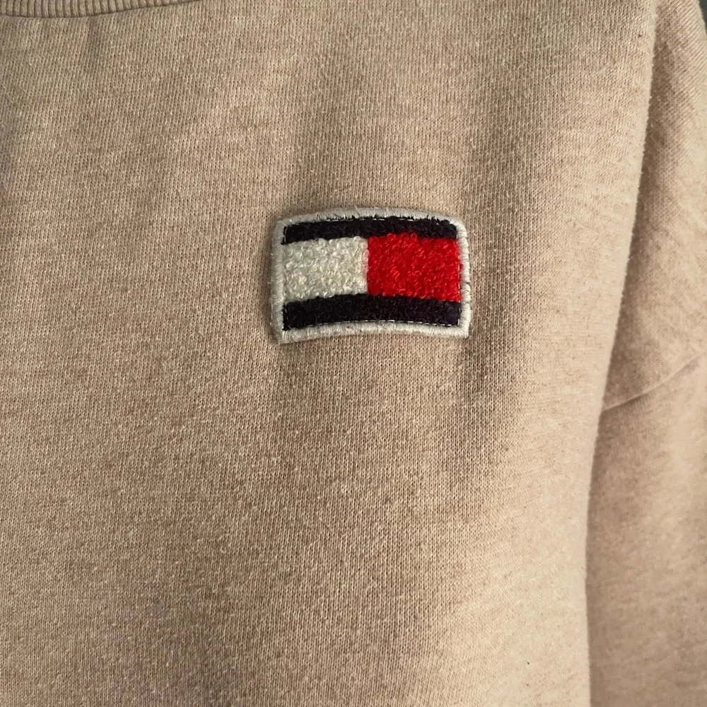 Tommy Hilfiger Beige Oversized Crew Neck Long Sweatshirt Sz. Small - Picture 4 of 9